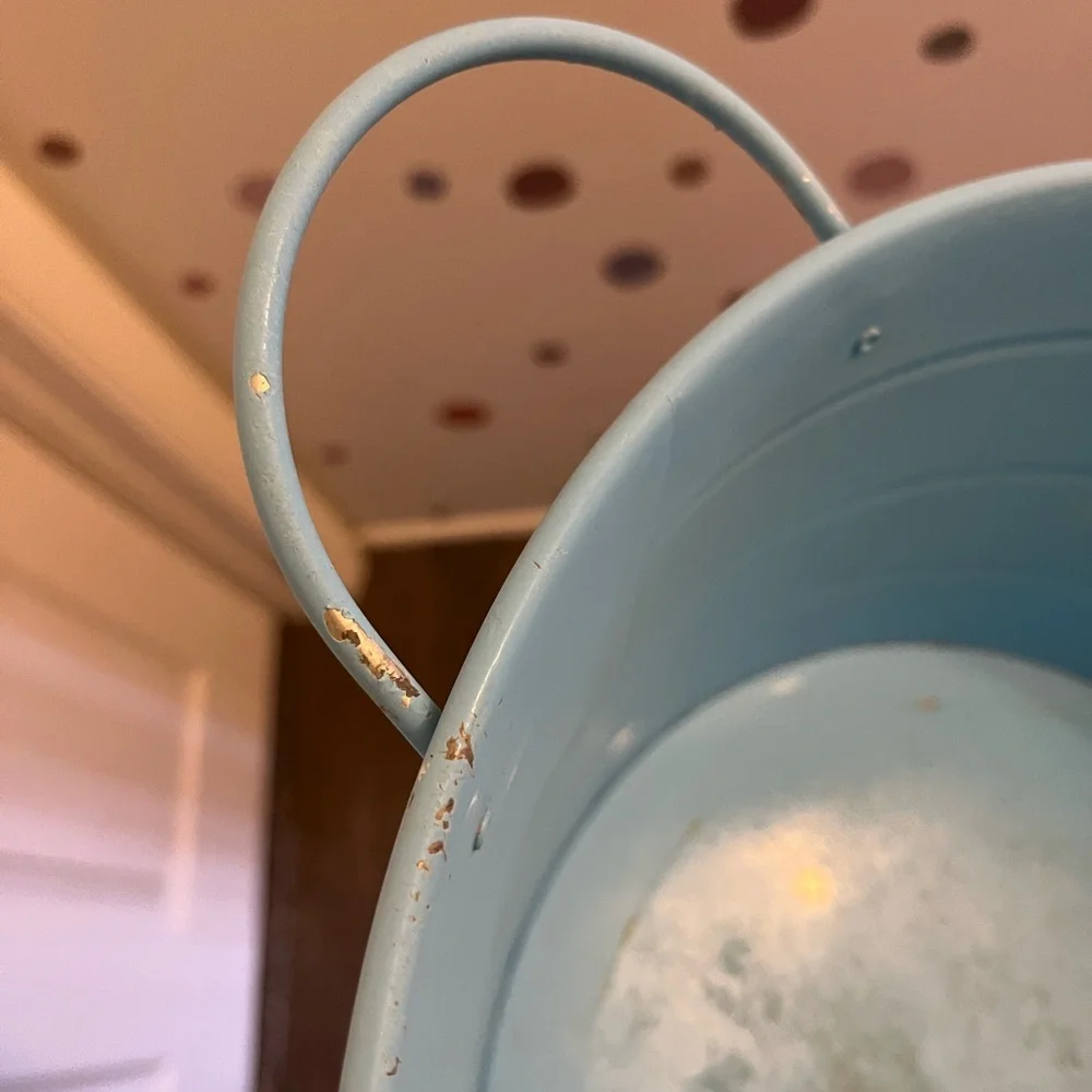 BLUE METAL BEVERAGE BUCKET W/ HANDLES